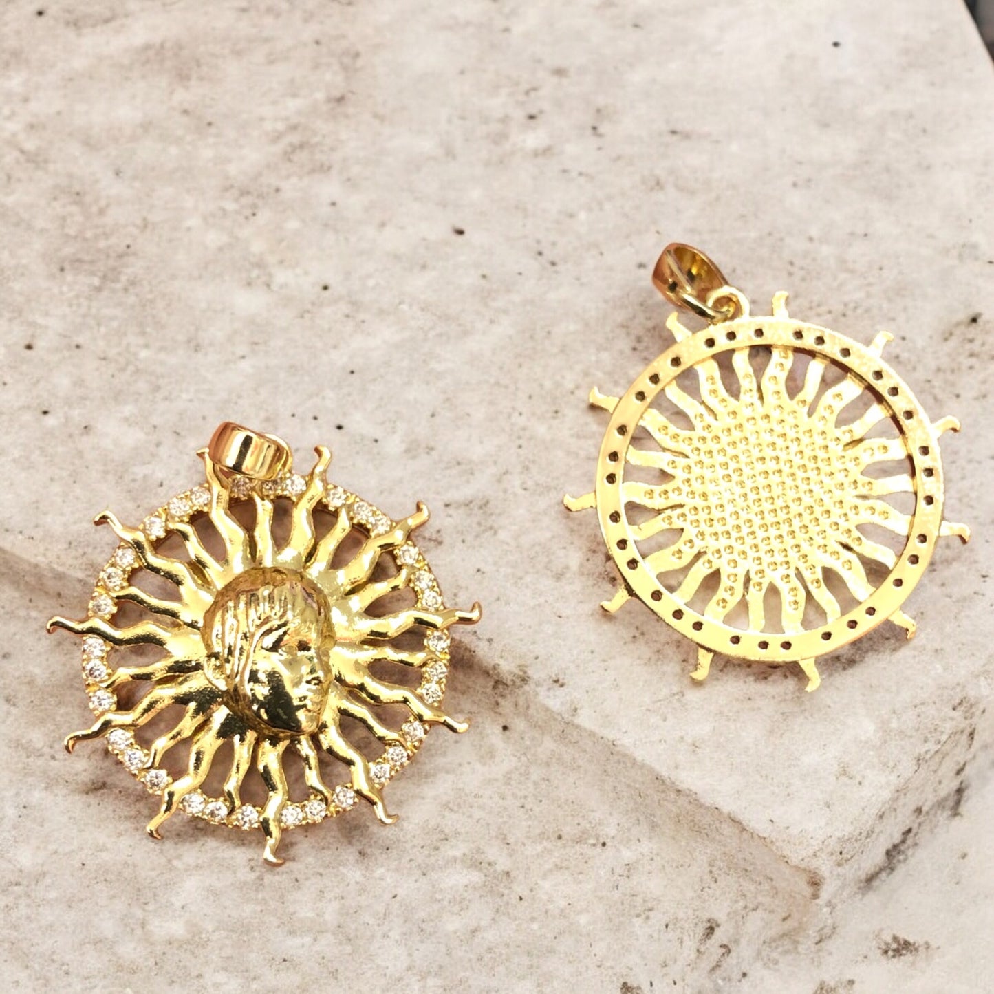 Altın Kaplama Zirkon Taşlı Güneş Kolye Ucu
