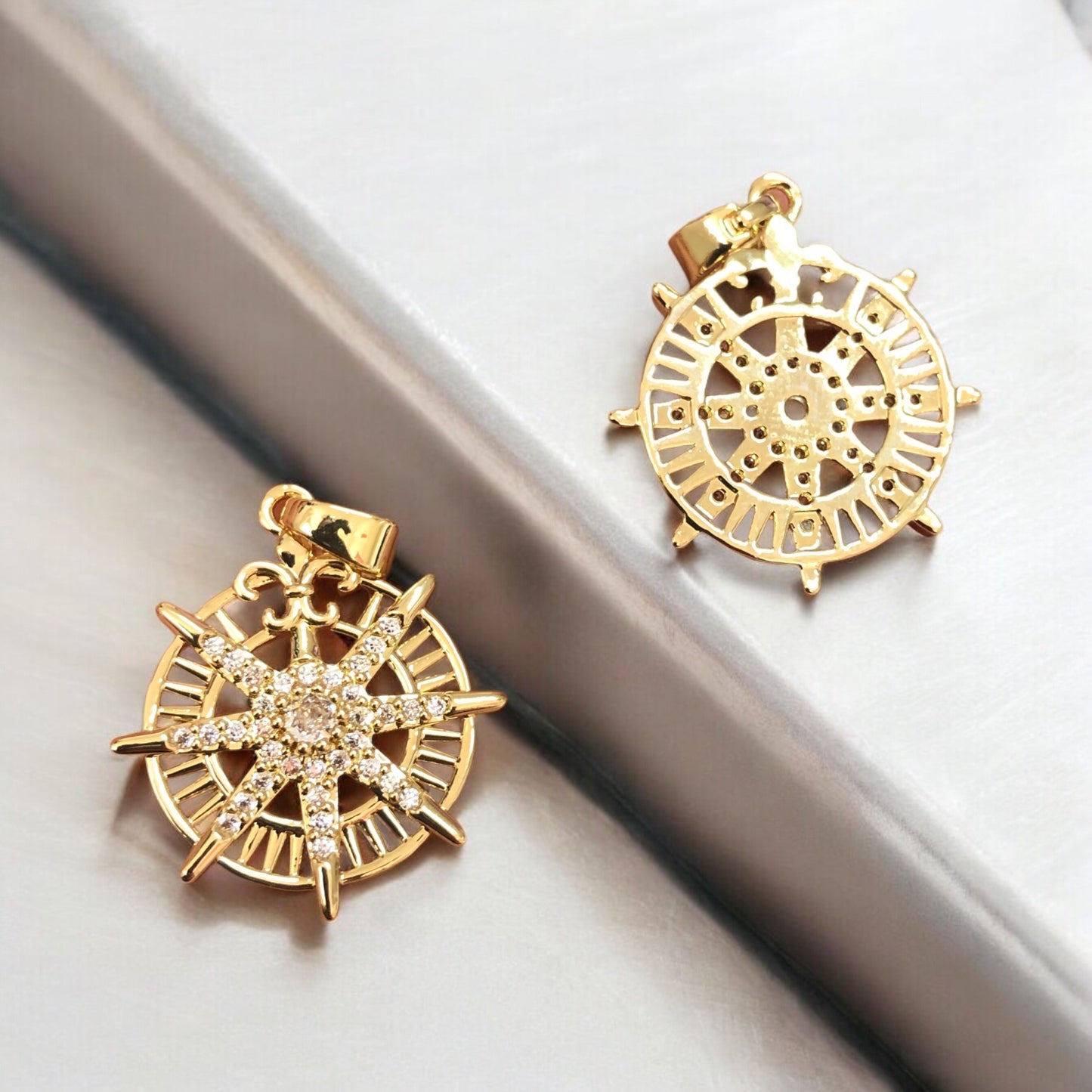 Altın Kaplama Zirkon Taşlı Sekiz Köşe Yıldız Kolye ucu