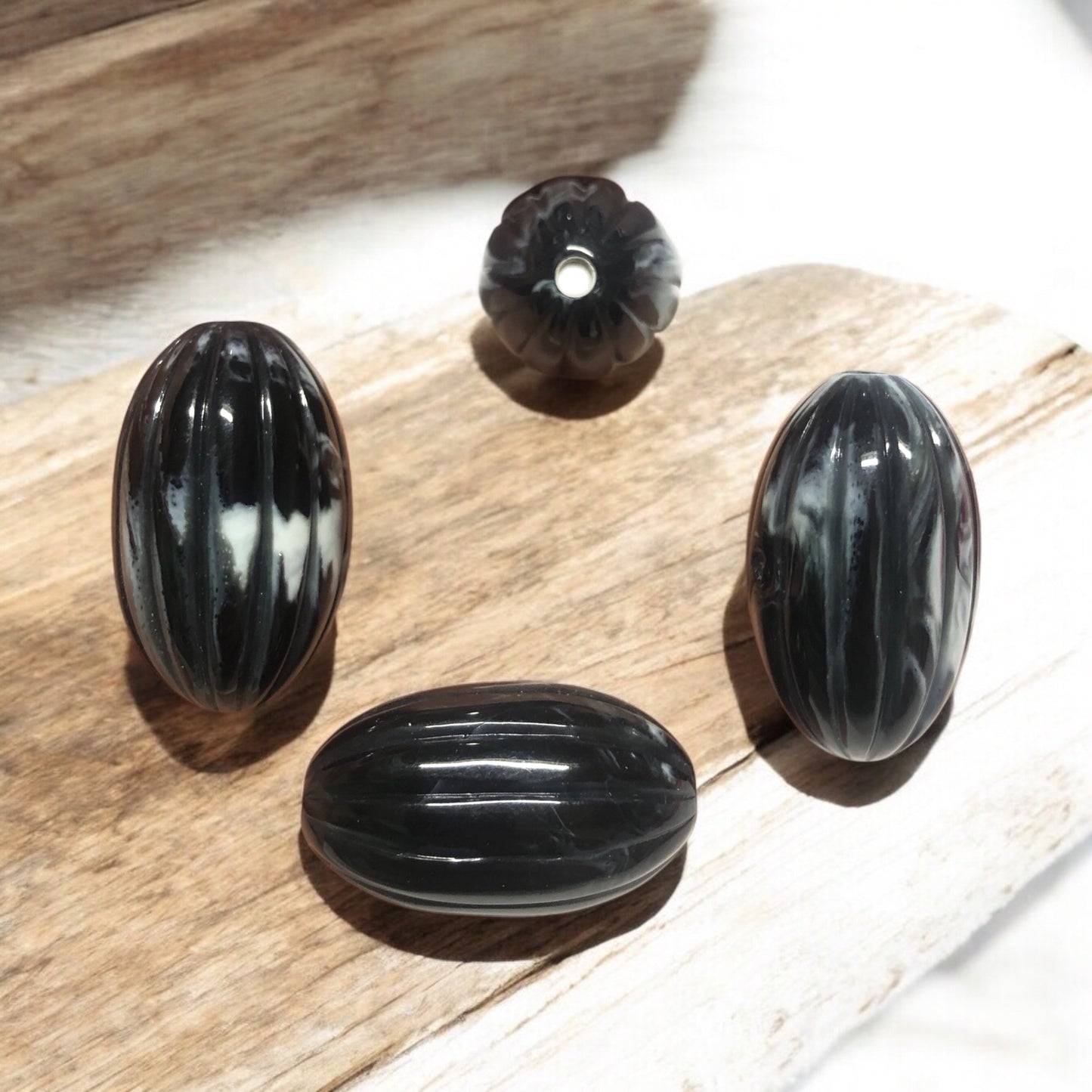 A Kalite Akrilik Çizgili Oval 17x29mm- Siyah Ebruli