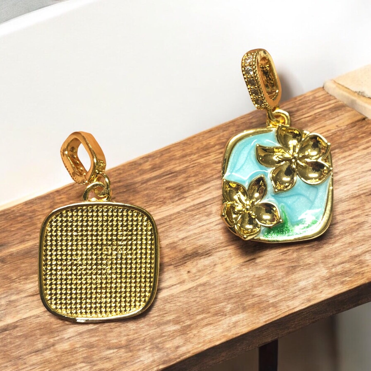 Altın Kaplama Zirkon Taşlı Mineli  Çiçekler Kare