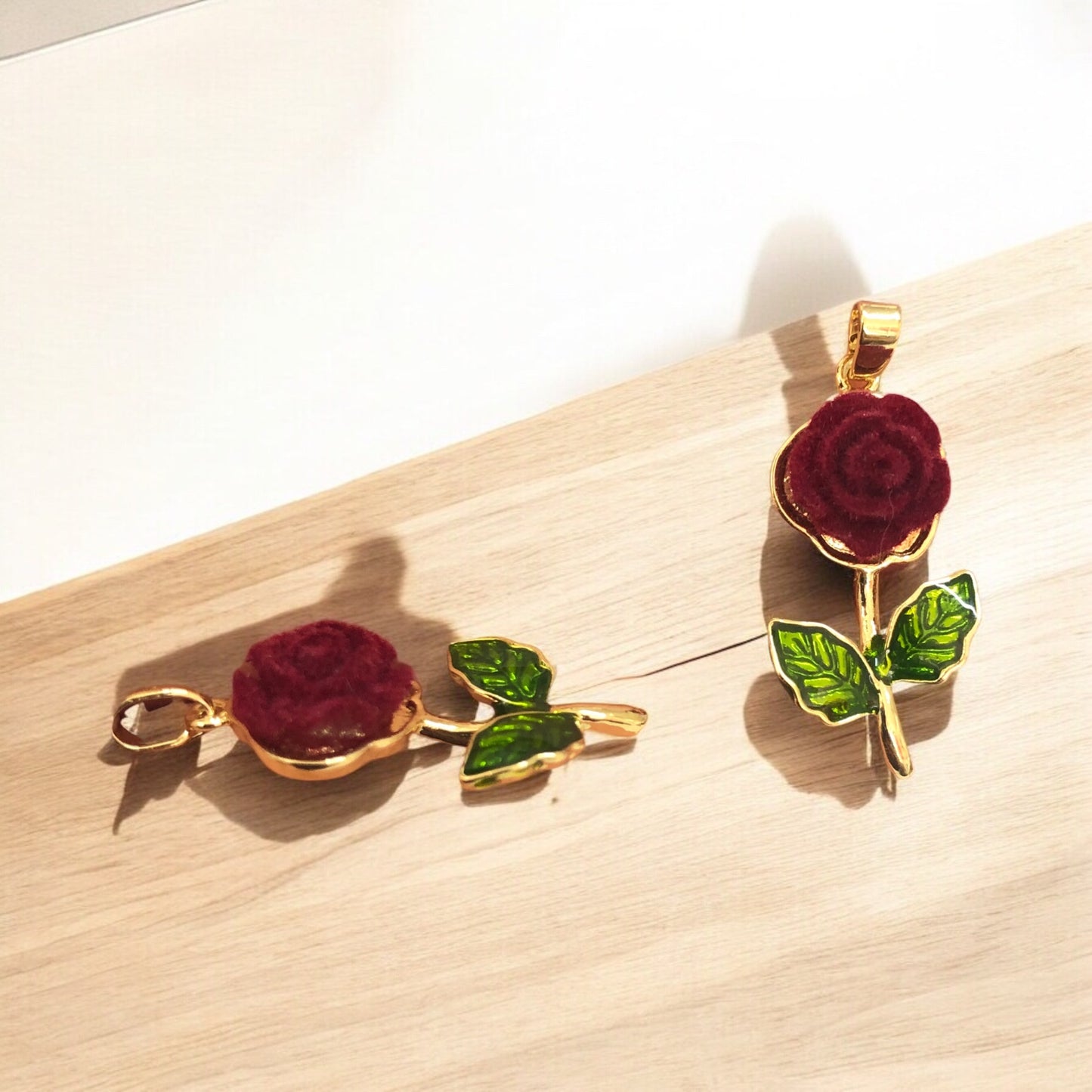 Altın Kaplama Mineli Gül Kolye