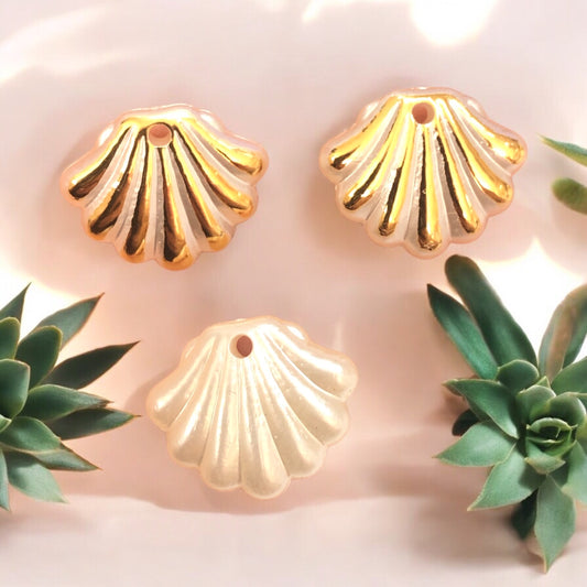 Akrilik Altın Yaldızlı  Sallantı   İstiridye