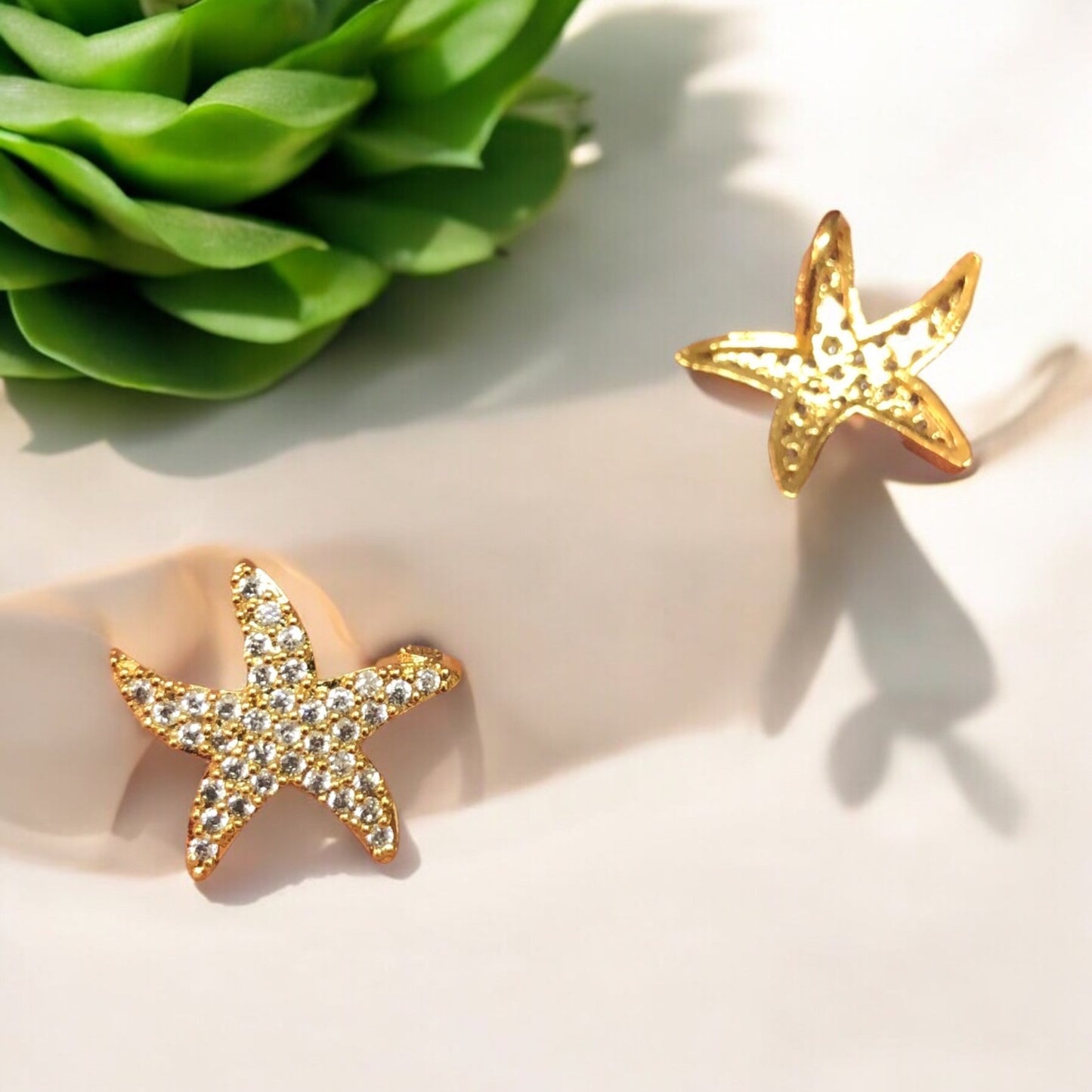 Altın Kaplama Zirkon Taşlı Mini Deniz Yıldızı Kolye ucu