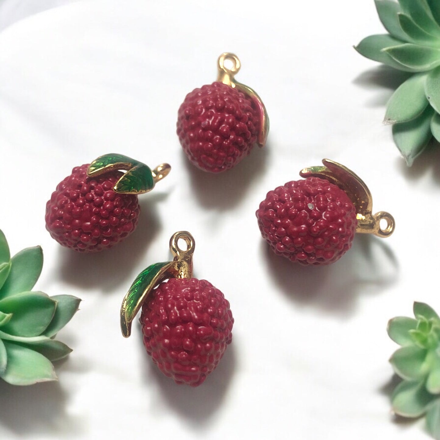 Altın Kaplama Üç boyutlu Liçi (Lychee) Meyvesi Sallantı