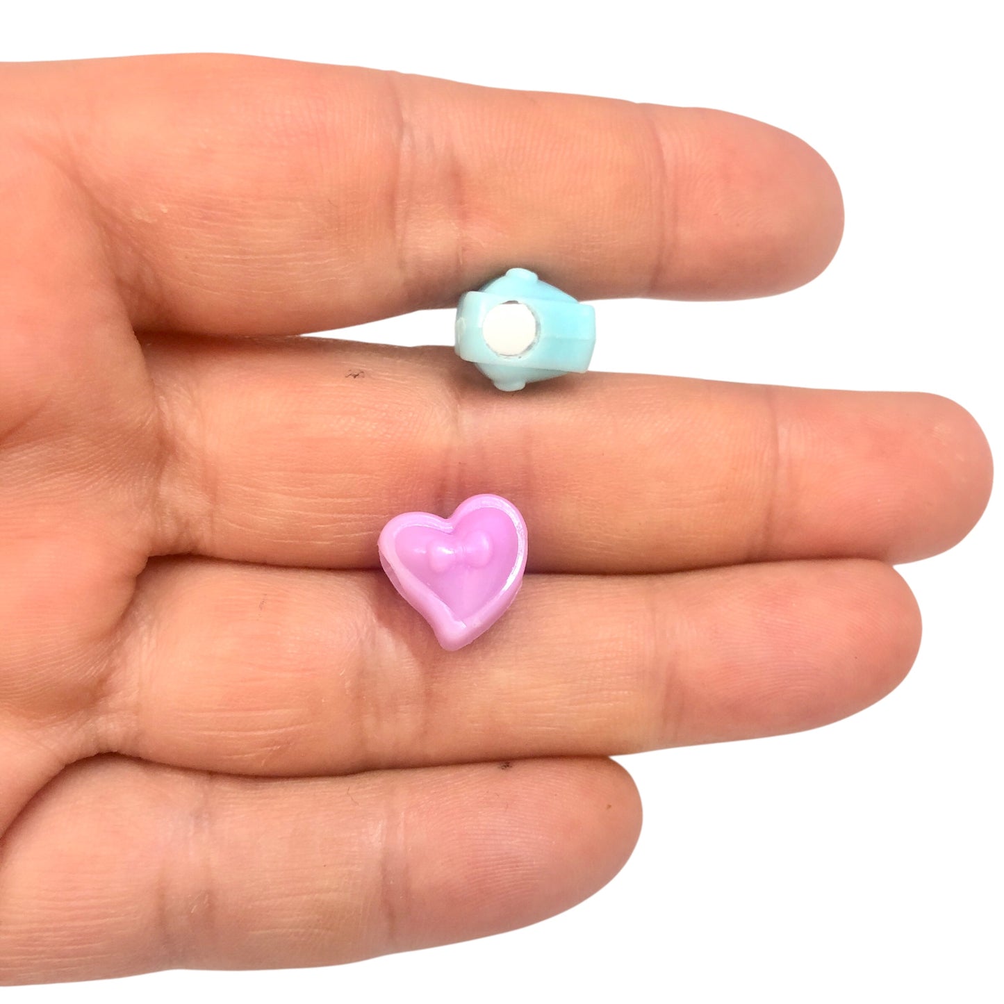 Akrilik Boncuk Fiyonklu Kalp