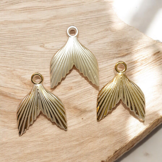 Akrilik  Altın Yaldızlı Balina Kuyruğu - 2