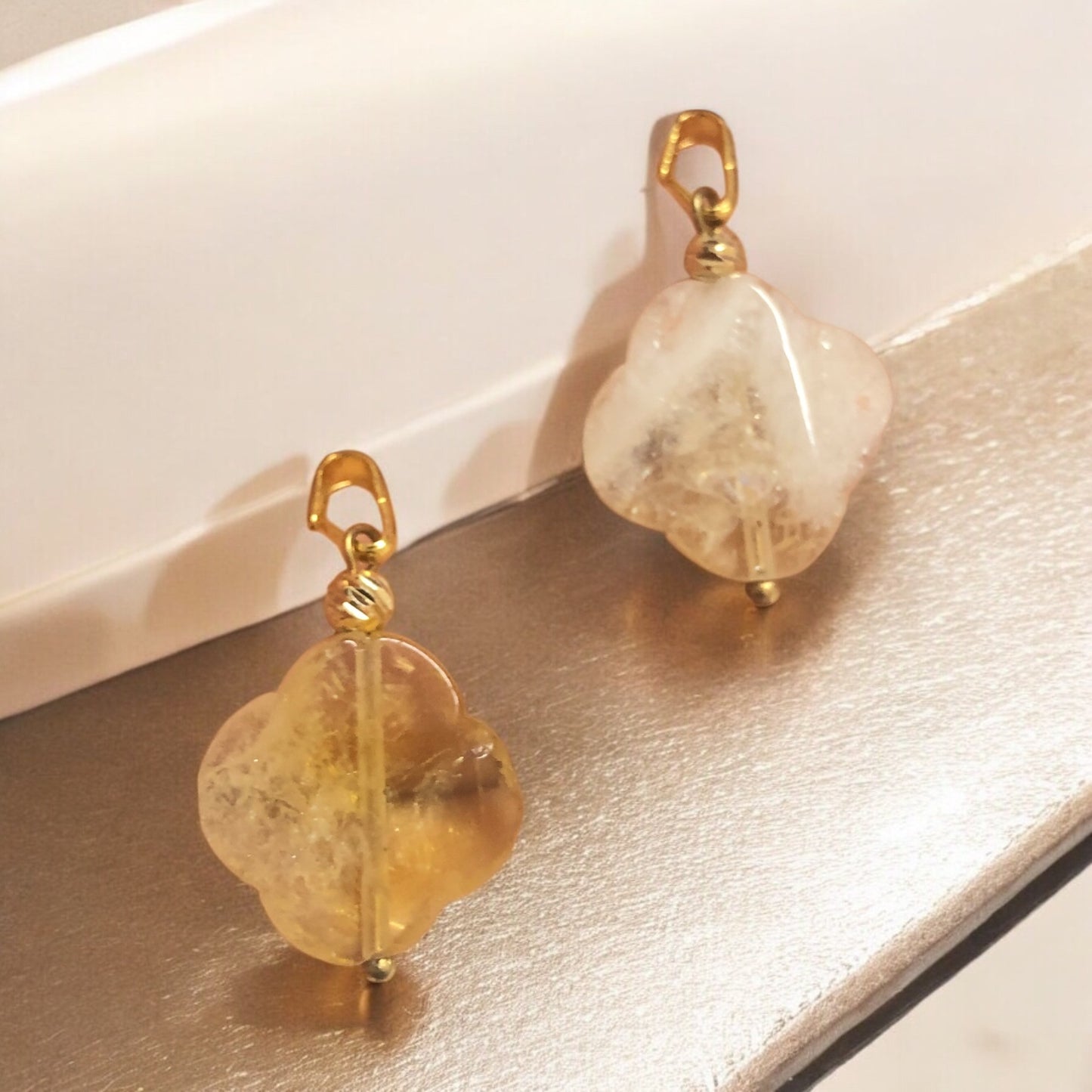 Doğal Taş Yonca Kolye Ucu - Sitrin