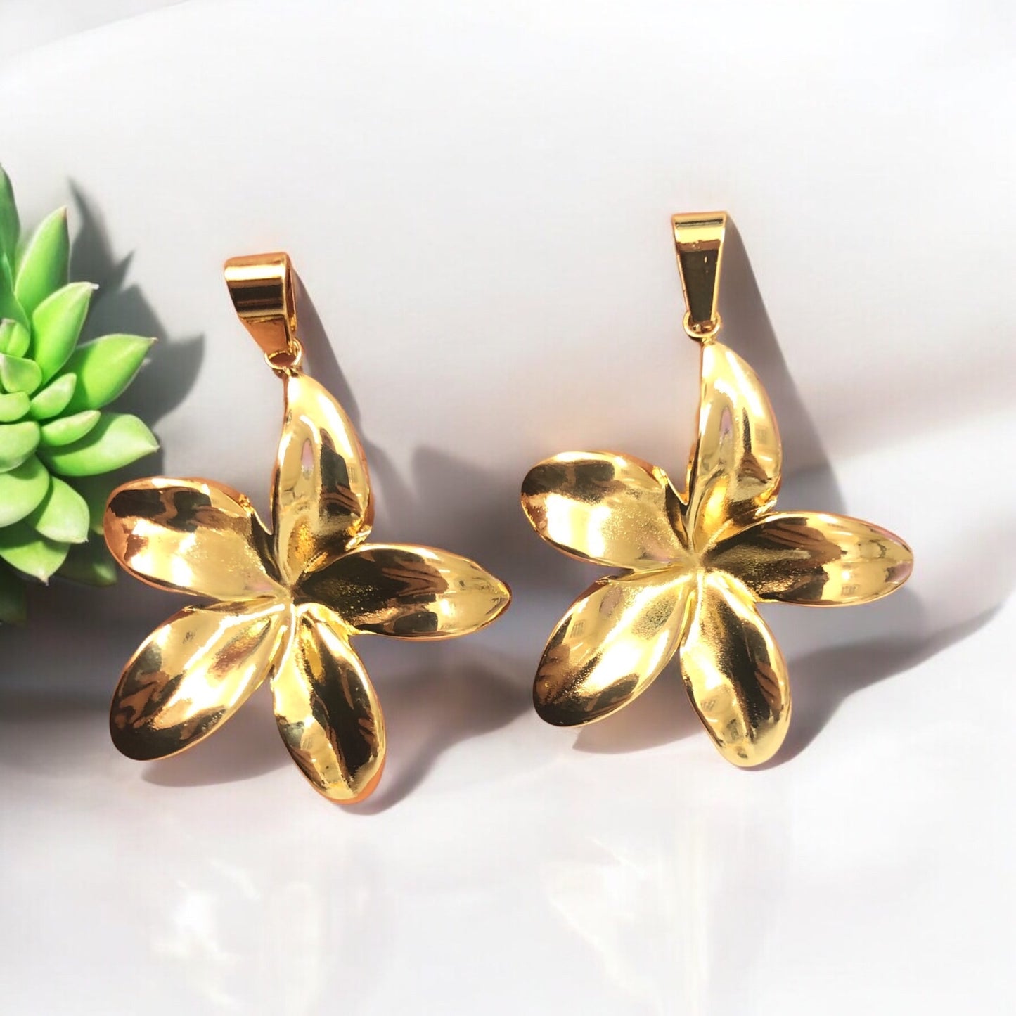 Sarı Çelik Plumeria Çiçeği Kolye Ucu