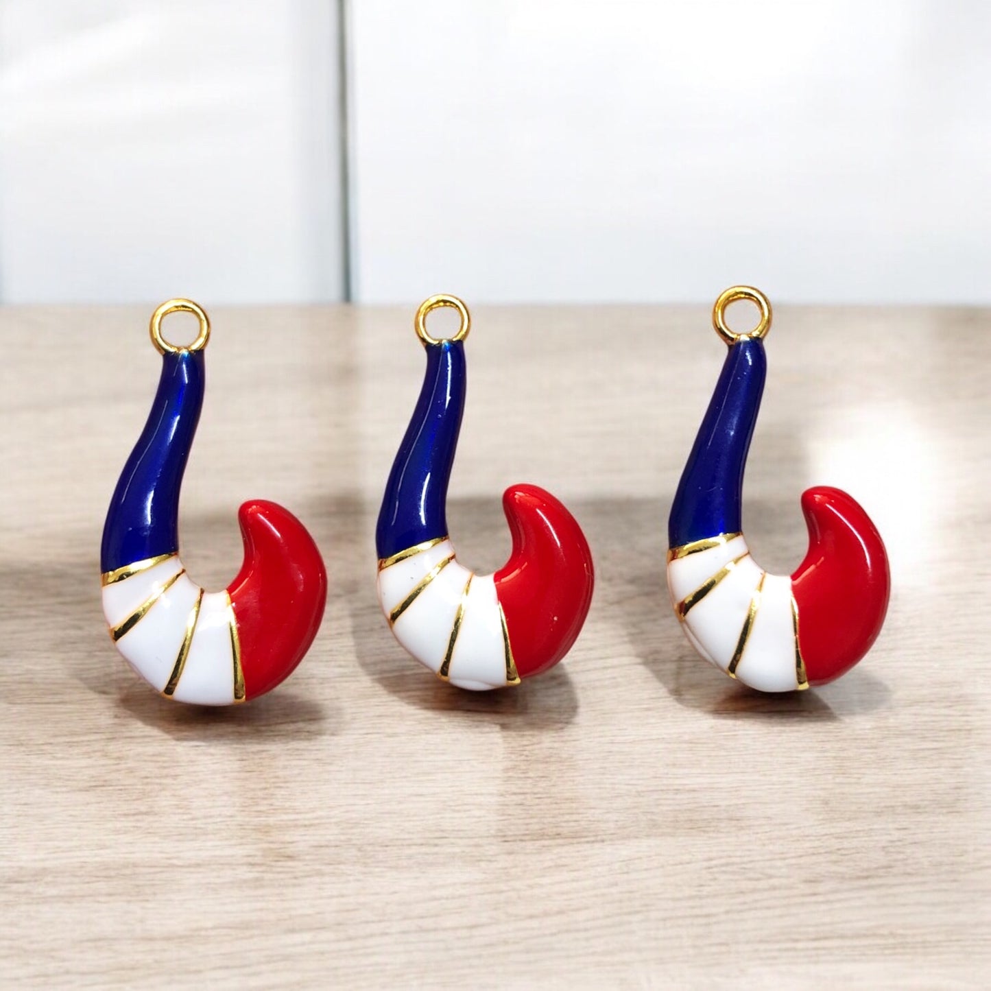 Gold Plated Enamel Strawberry Shaking Attachment - Neon Green