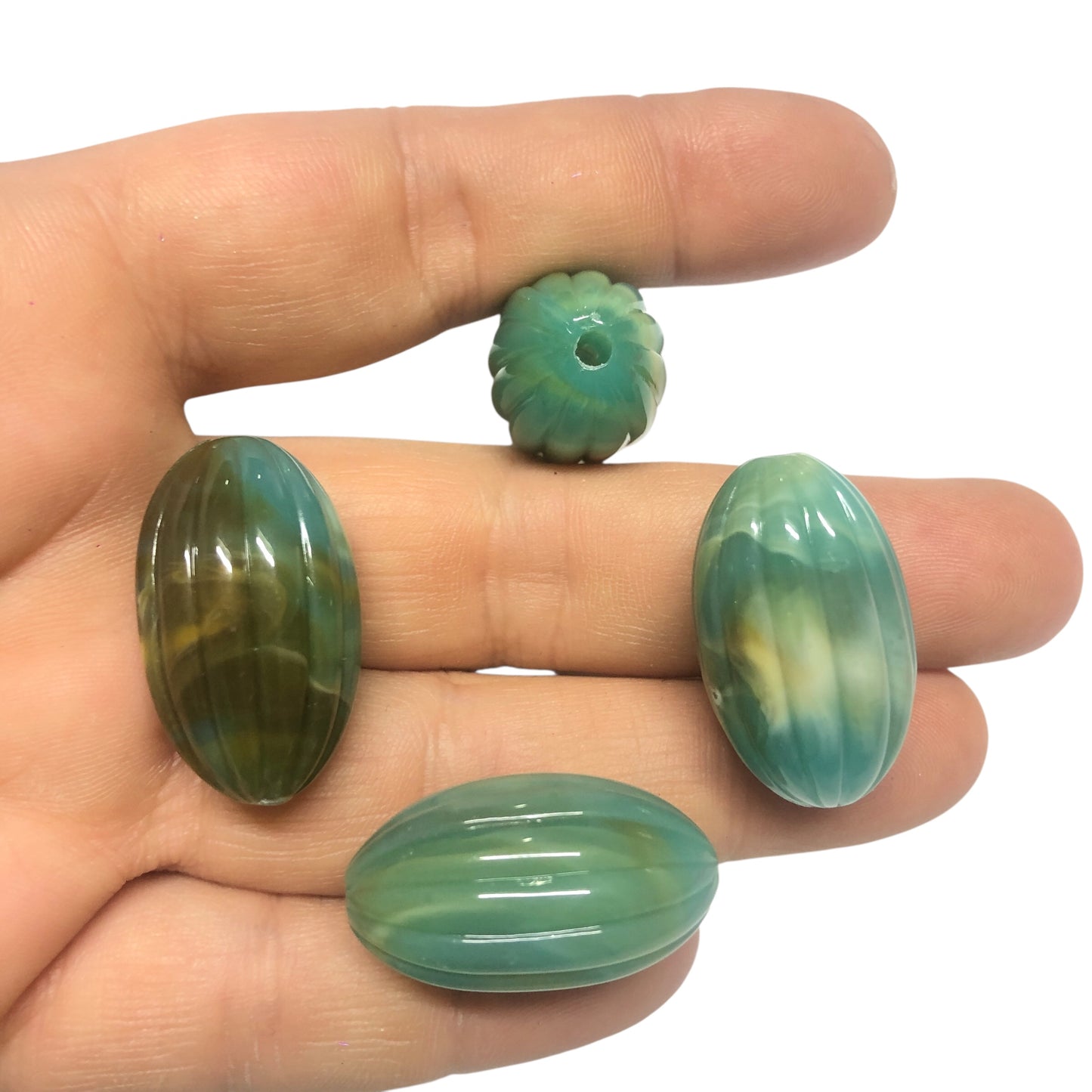 A Kalite Akrilik Çizgili Oval 17x29mm- Mint  Ebruli