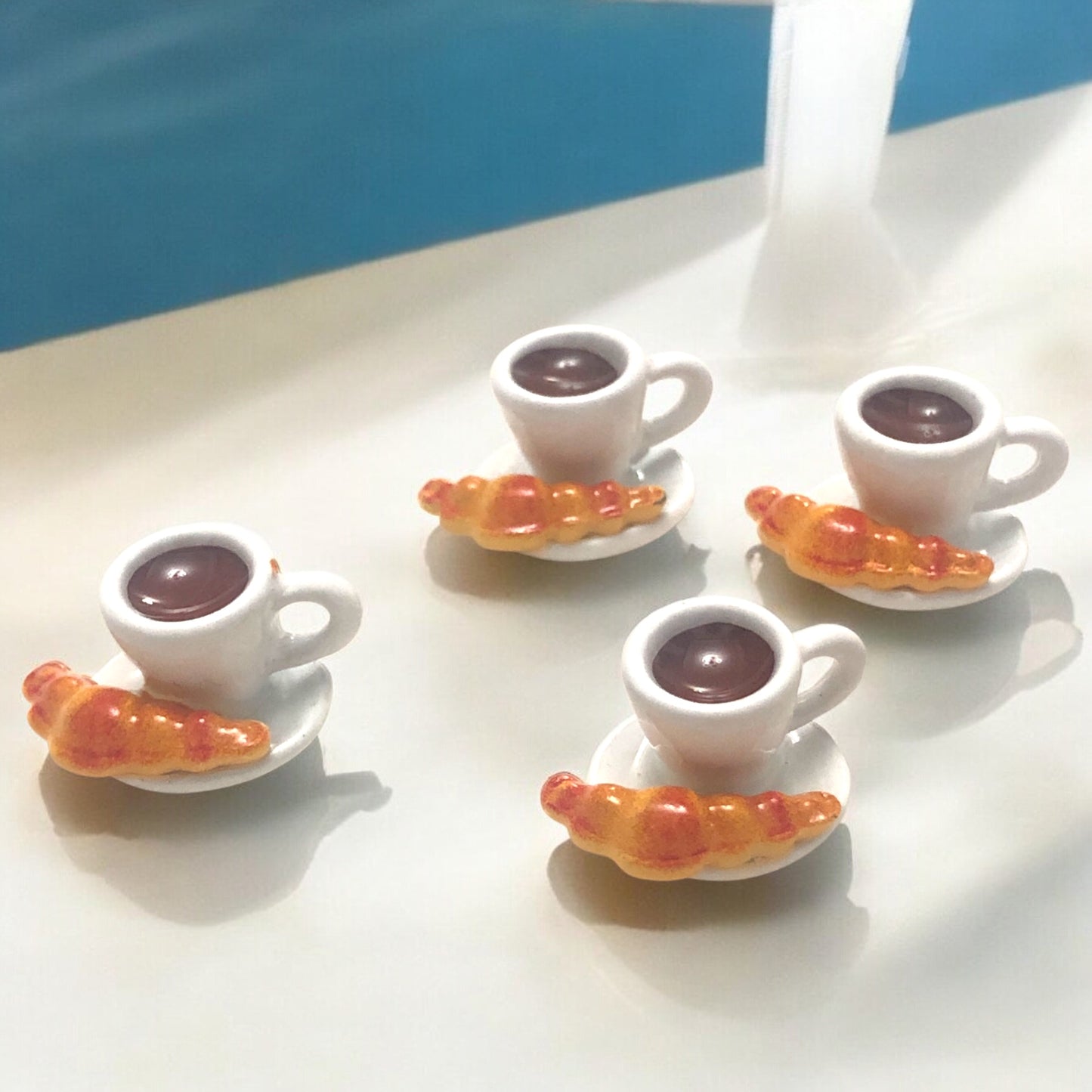 Altın Kaplama Üç boyutlu Kahve & Kruvasan Sallantı