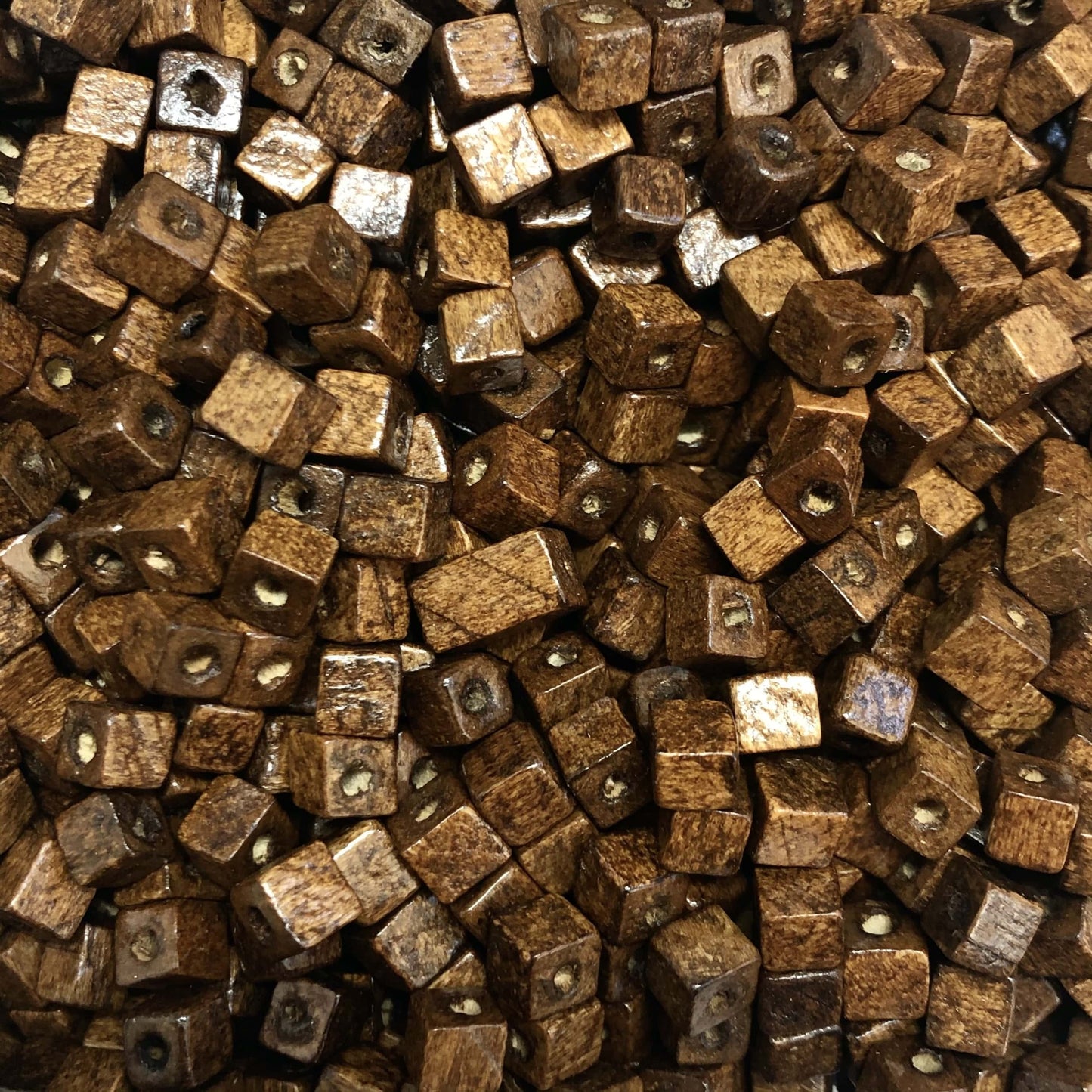 5x5mm Würfel-Holzperle 22 - Hellbraun