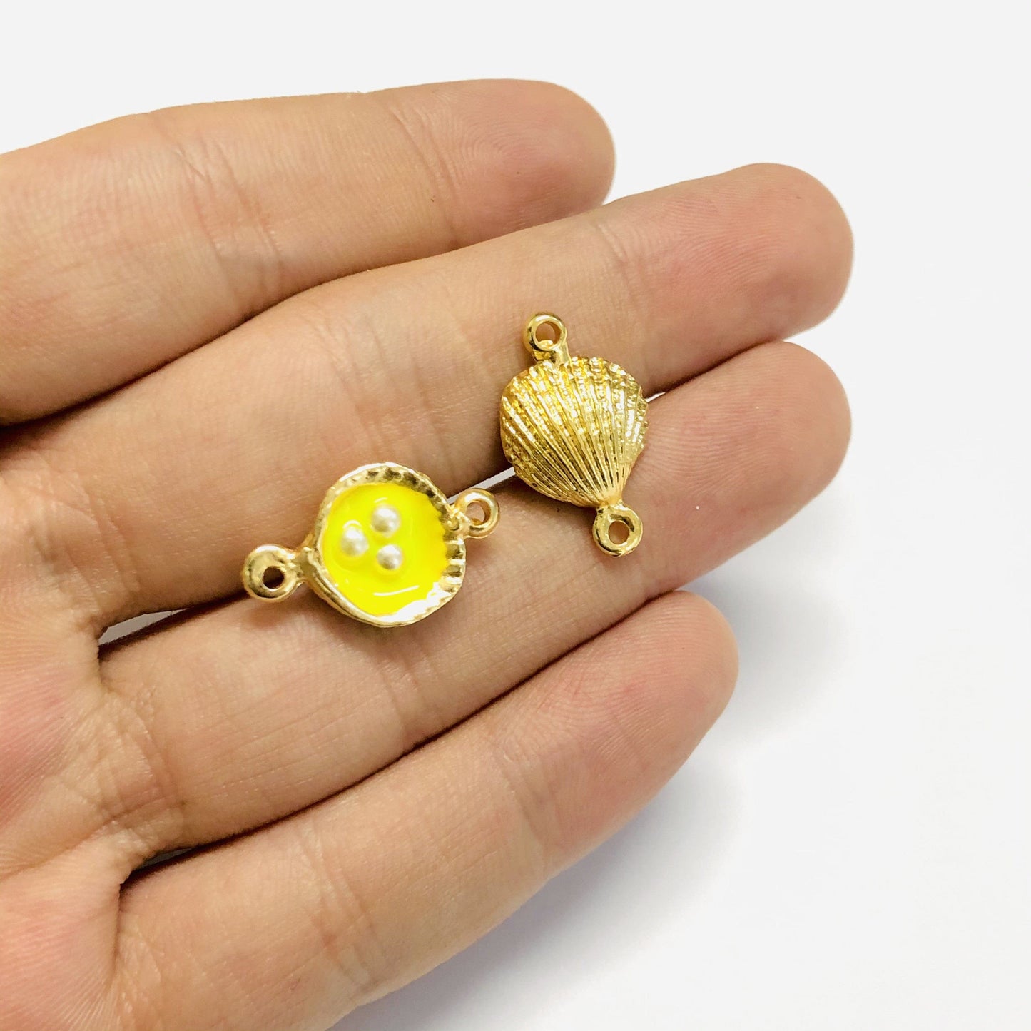 Vergoldete Emaille-Perlen-Oyster-Armbandbefestigung, kleine Größe – Neongelb