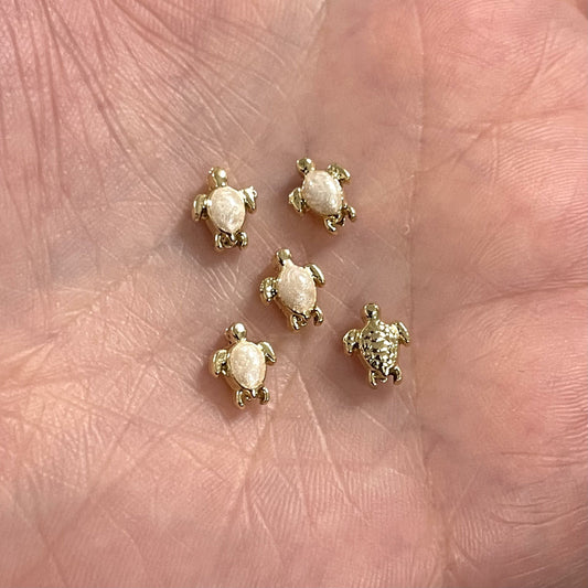 Vergoldeter Emailleschildkröteneinsatz - Perlglanz