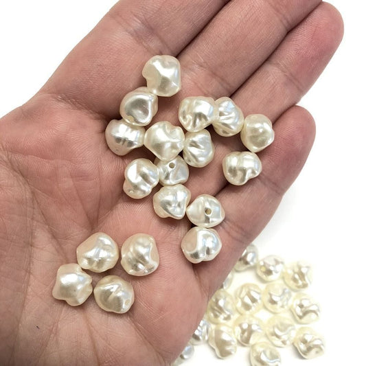 Plastic Shapeless Pearl - Cream 9x10mm