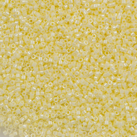 Miyuki-Perlen, Miyuki Delica 11/0 DB1531 Opaque Pale Yellow Ceylon
