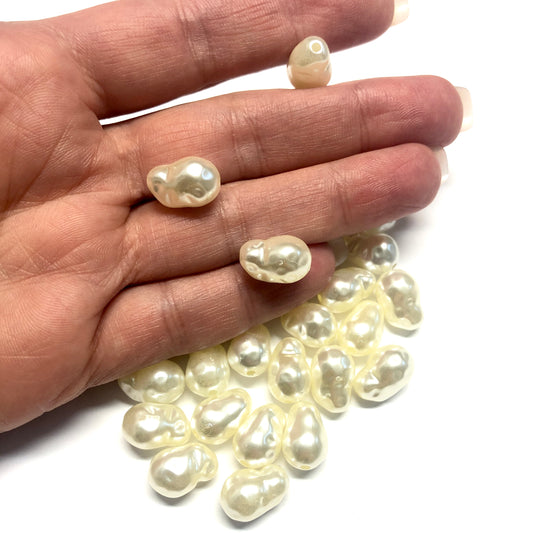 Plastic Shapeless Baroque Pearl - Cream 9.3x16.3mm