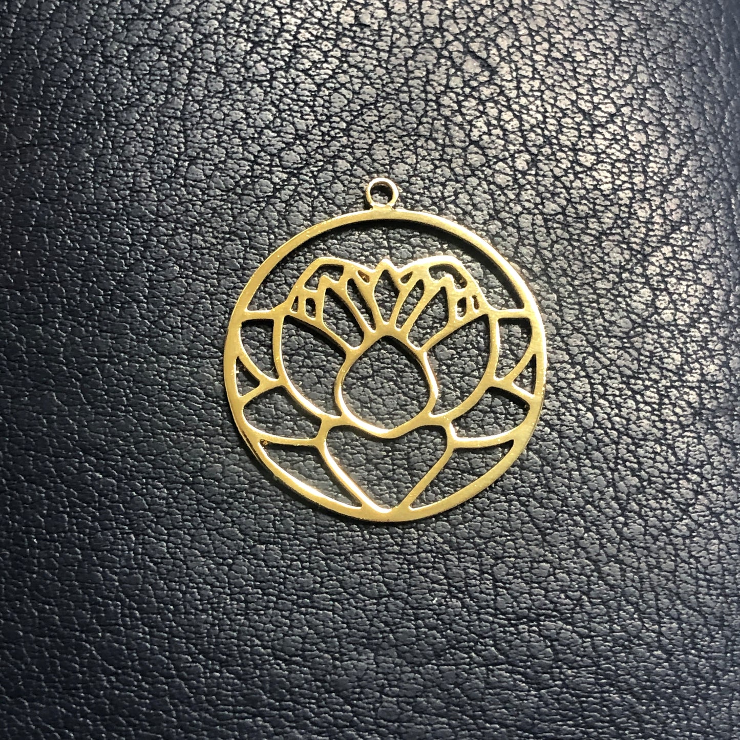 Altın Kaplama Lazer Kesim Lotus Çiçeği Kolye Ucu
